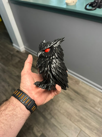 Dark Owl Statue – Gothic 3D‑Printed Decor with Hand‑Painted Red Eyes