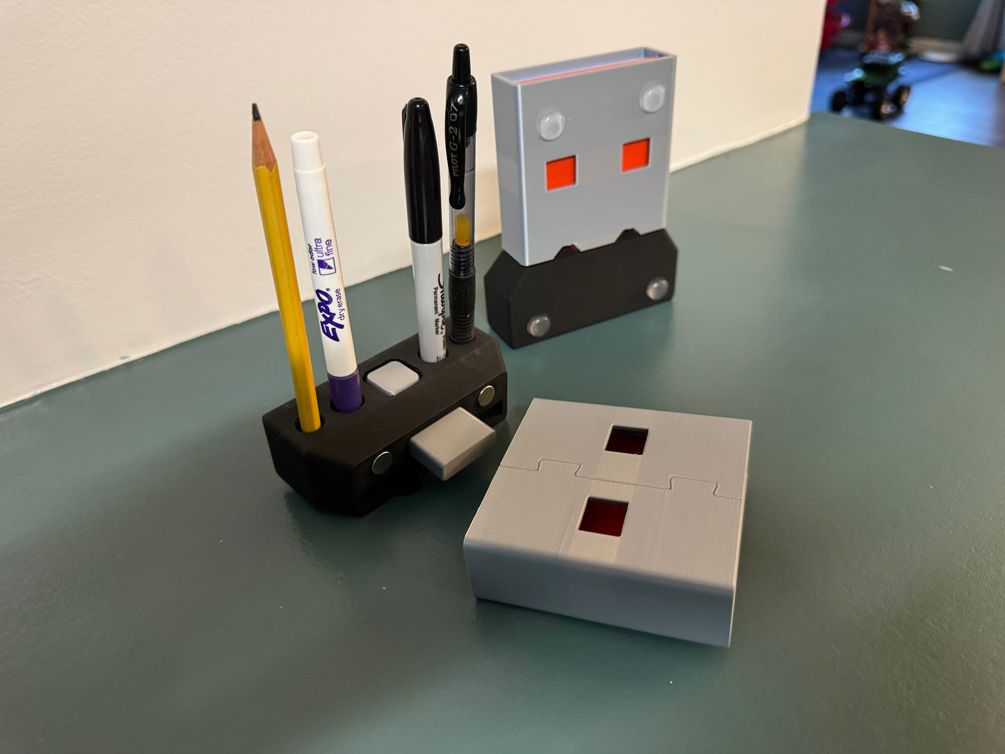 USB‑A Sticky Note Holder – Secret Storage, and Desk‑Ready Style!