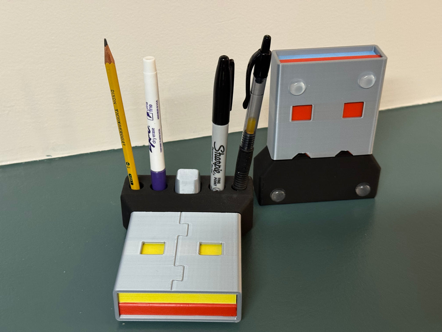 USB‑A Sticky Note Holder – Secret Storage, and Desk‑Ready Style!