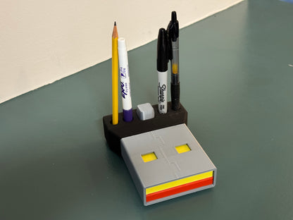 USB‑A Sticky Note Holder – Secret Storage, and Desk‑Ready Style!